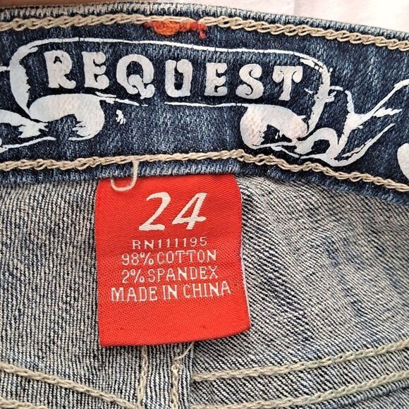 Request Juniors Capris NWT - Picture 8 of 9